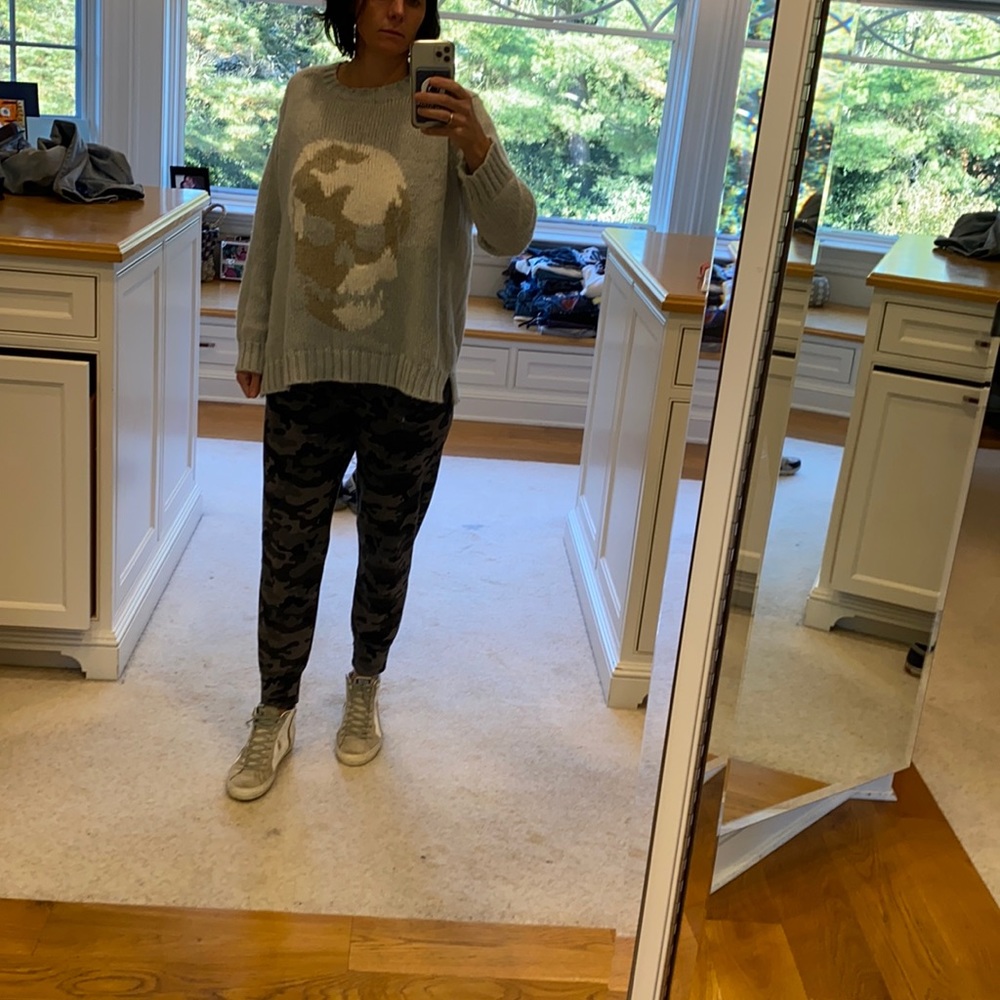 Wooden ships grey sweater super comfy skull on the front